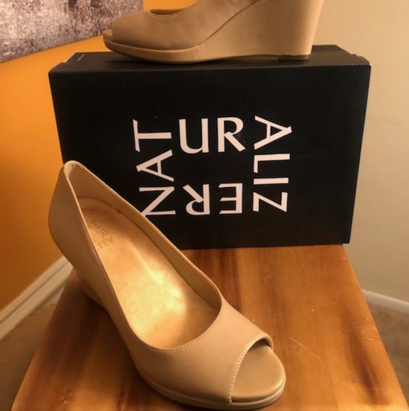 Shoes - Picture 2 of 2